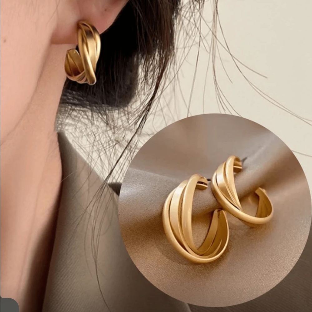 BRAND NEW Matte Vintage Geometric Twist Hoop Earrings, Elegant Charming Circle